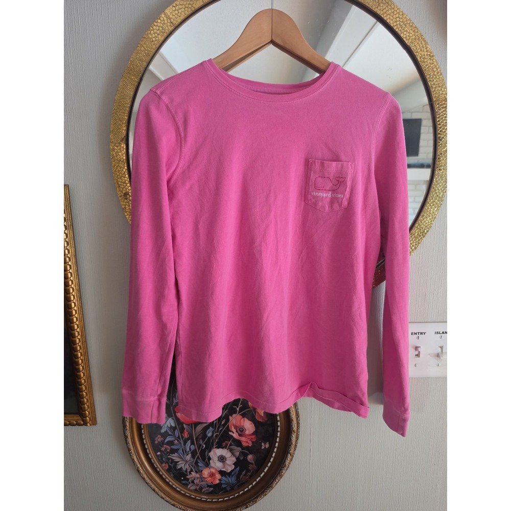 Vineyard Vines pink long‎ sleeve with blue writting down sleeve womens small